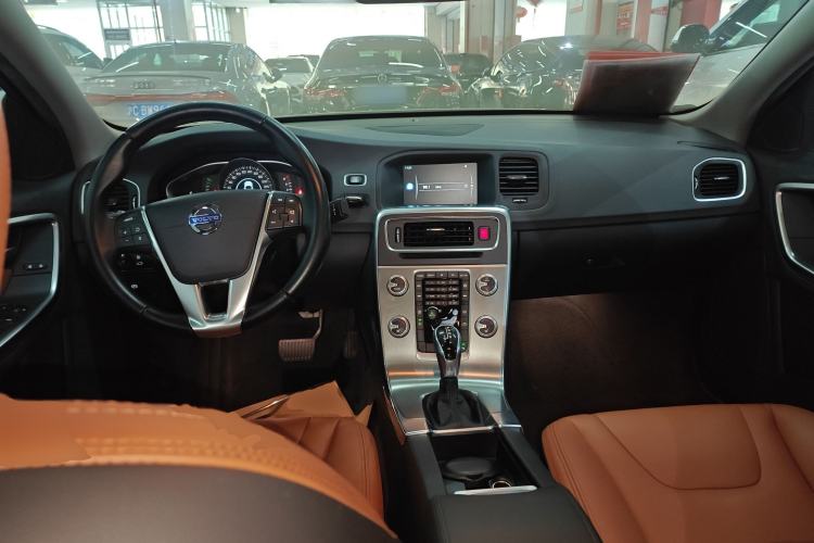 Used Volvo S60 2015 S60L 2.0T Zhiyuan Edition