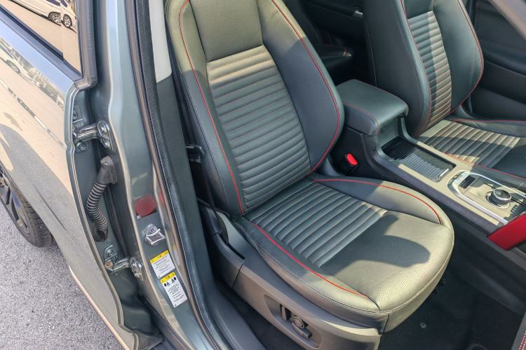 Used Land Rover Discovery Sport 2019 240 PS SE Dynamic Version China VI Standard Right Front Seat