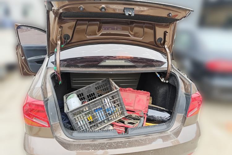 Used Volkswagen Jetta 2017 1.5L Manual Fashion Edition Trunk