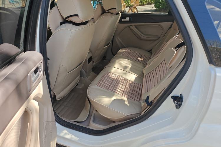 Used Ford Focus 2013 Sedan Classic 1.8L Automatic Base Model