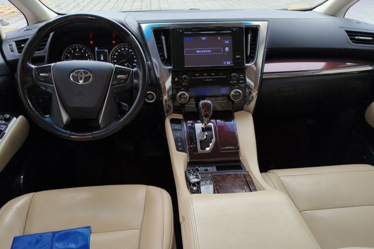 Used Toyota Alphard 2018 Revised Version 3.5L Luxury Edition Center Console