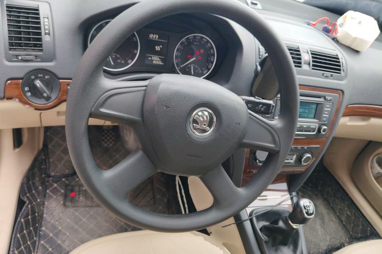 Used Skoda Octavia 2014 1.4TSI Manual Yijun Edition