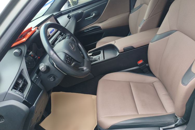 Used Lexus ES 2022 300h Excellence Edition
