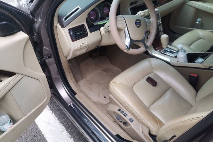 Used Volvo S80L 2010 2.5T ZhiShang Edition