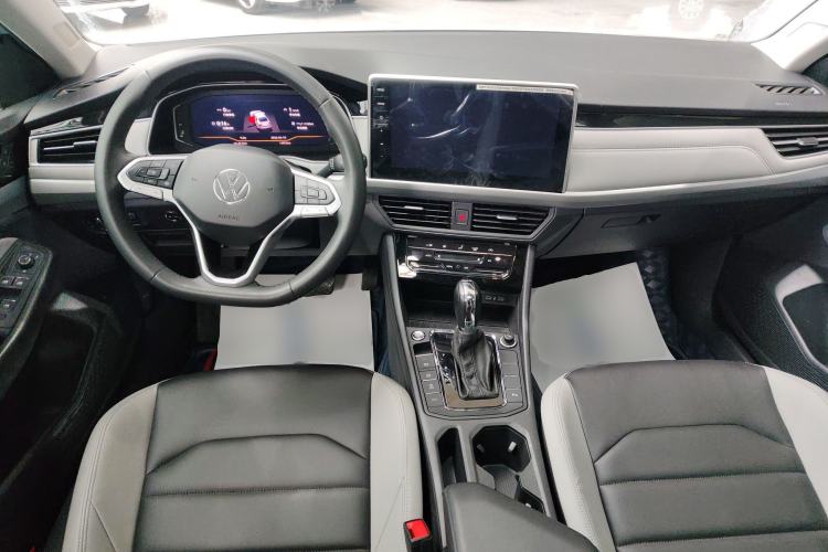 Used Volkswagen Bora 2023 300TSI DSG Prestige Edition
