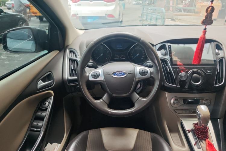 Used Ford Focus 2012 Sedan 1.6L Automatic Fashion Edition