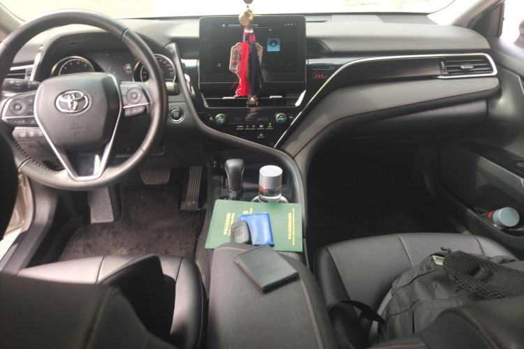 Used Toyota Camry 2021 2.0G Luxury Edition Center Console