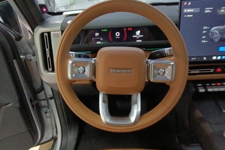 Used iCAR V27 2026 Model 200KM Four-Wheel Drive Falcon 500