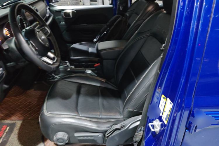 Used Jeep Wrangler 2018 2.0T Sahara Four-Door Edition
