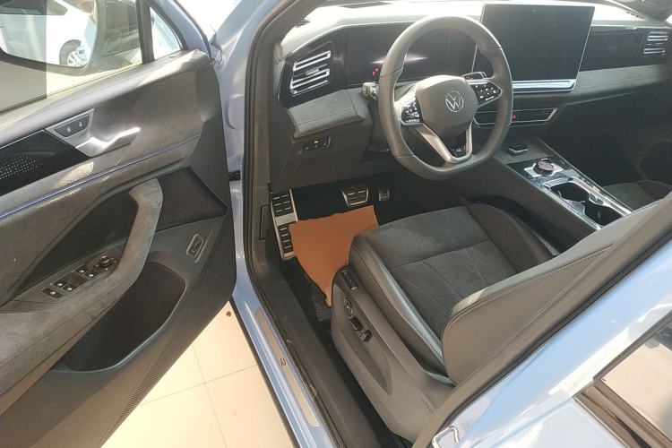Used Volkswagen Tiguan L 2024 PRO 380TSI Four-Wheel Drive R-Line Prestige Edition
