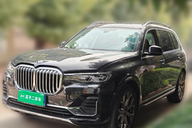 Used BMW X7 2022 xDrive40i Luxury Package with Leading Features