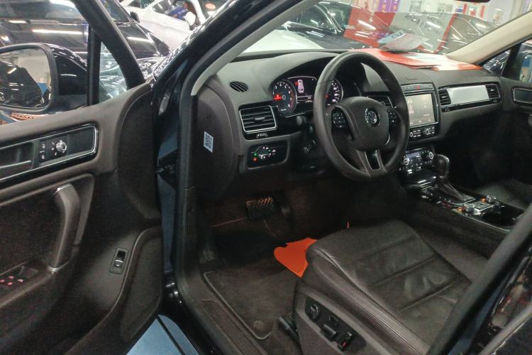 Used Volkswagen Touareg 2017 3.0 TSI Touareg Edition Driver Seat