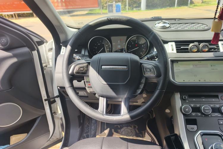 Used Land Rover Range Evoque 2018 240 PS SE Smart Brilliance Edition Steering Wheel