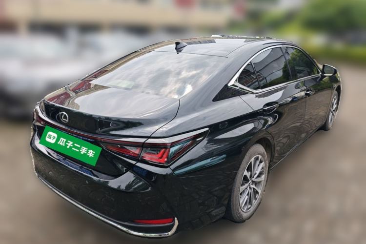 Used Lexus ES 2024 200 Premium Edition Rear Right 45 Deg