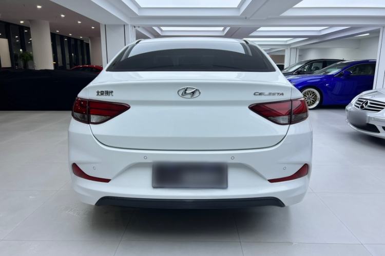 Used Hyundai Celesta 2017 1.6L Automatic Enjoyment Version GLS Exterior 6