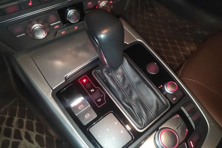 Used Audi A6L 2018 30th Anniversary Edition 35 TFSI Fashion Model
