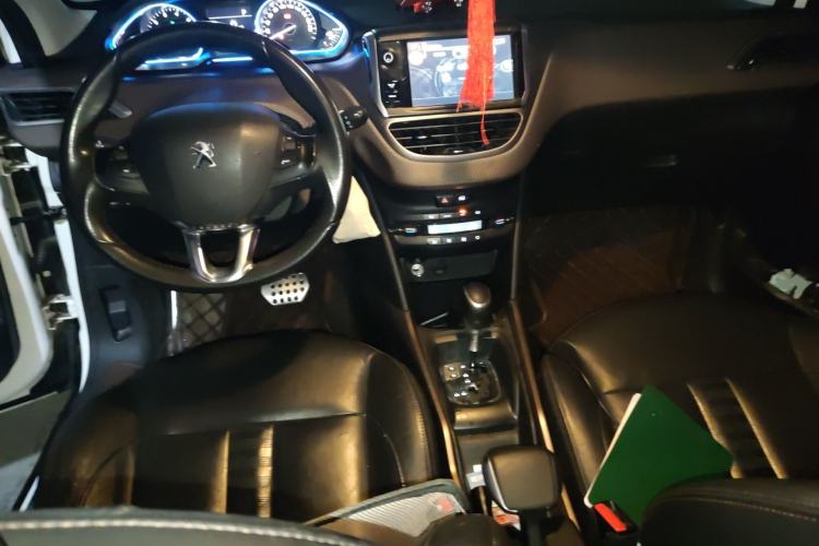 Used Peugeot 2008 2014 1.6L Automatic Navigation Edition Center Console