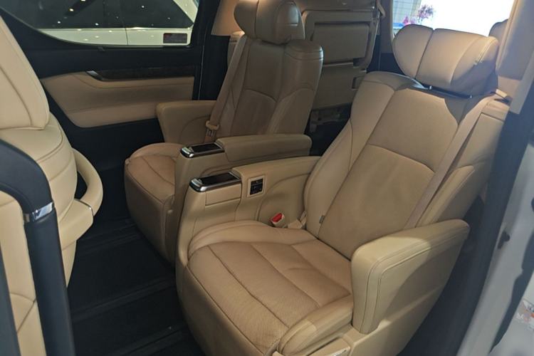 Used Toyota Alphard 2020 Dual-Engine 2.5L Luxury Edition
