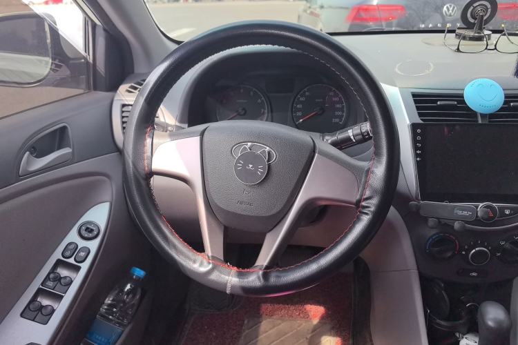 Used Hyundai Verna (older generation) 2016 1.4L Automatic Smart GLS Steering Wheel