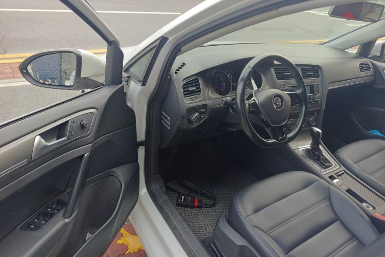 Used Volkswagen Golf 2014 1.6L Automatic Comfort Model Driver Seat