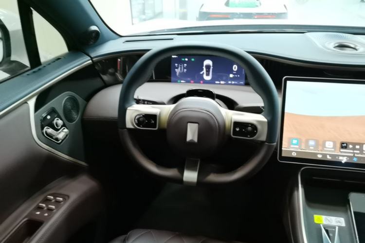 Used Avatr 11 2025 Year Updated Max Extended-Range Version Steering Wheel