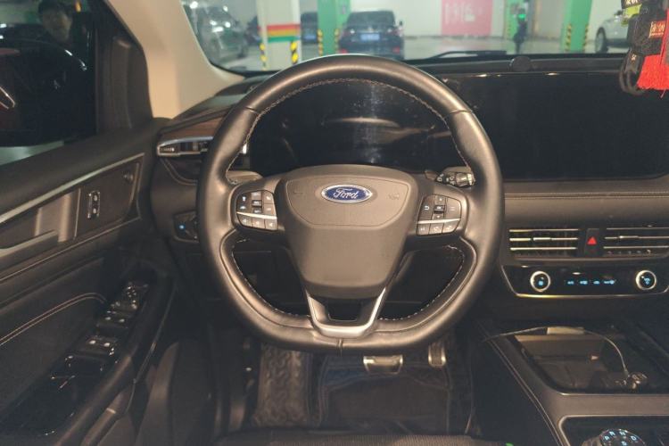 Used Ford Edge 2021 PLUS EcoBoost 245 Two-Wheel-Drive Titanium 7-Seater
