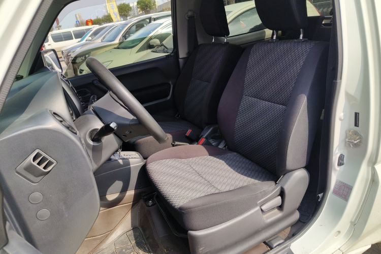 Used Suzuki Jimny 2015 1.3 AT JLX Left Front Seat