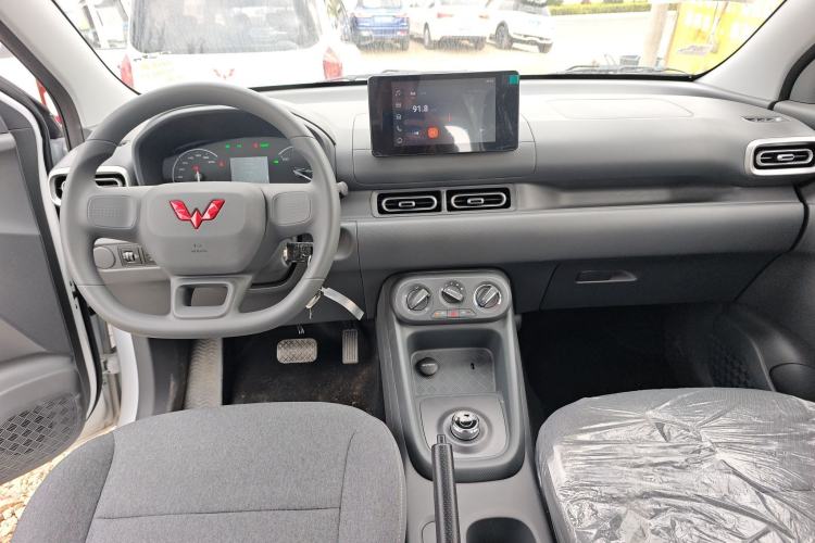 Used Wuling Hongguang New Energy 2025 Extended-Range Hybrid 50 km Standard Version
