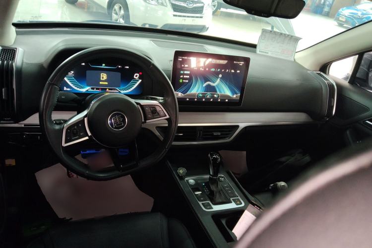 Used BYD Tang 2018 2.0T Automatic SmartConnect Prestige 7-Seater China V Standard Center Console