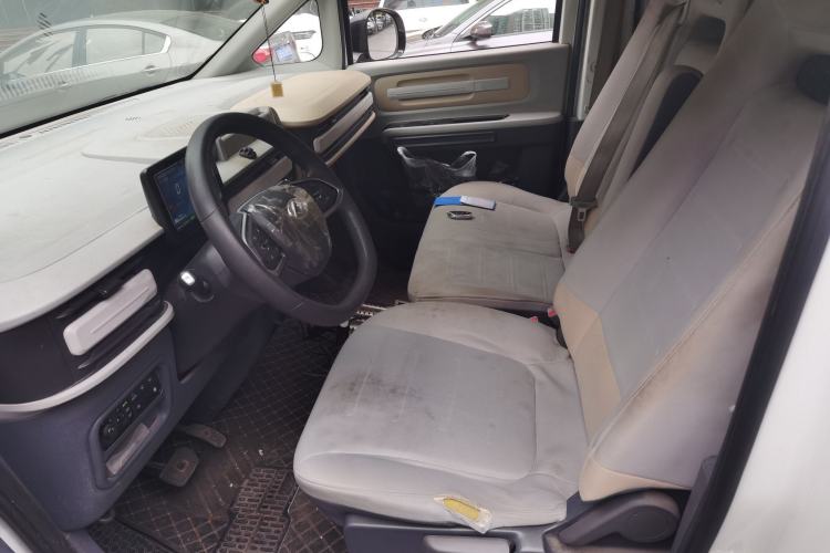 Used SAIC MAXUS Dana V1 2024 V1 Short Wheelbase Low-Roof Multi-Function Version (51 kWh) Left Front Seat