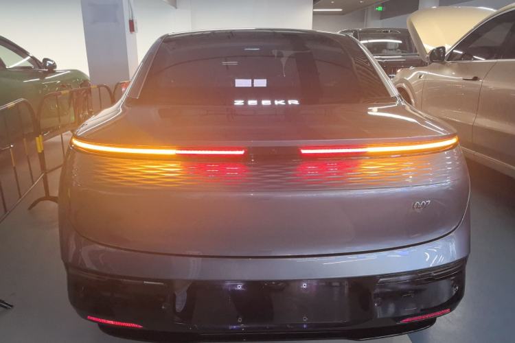 Used Zeekr 007 2024 Rear-Drive Enhanced Version 75 kWh
