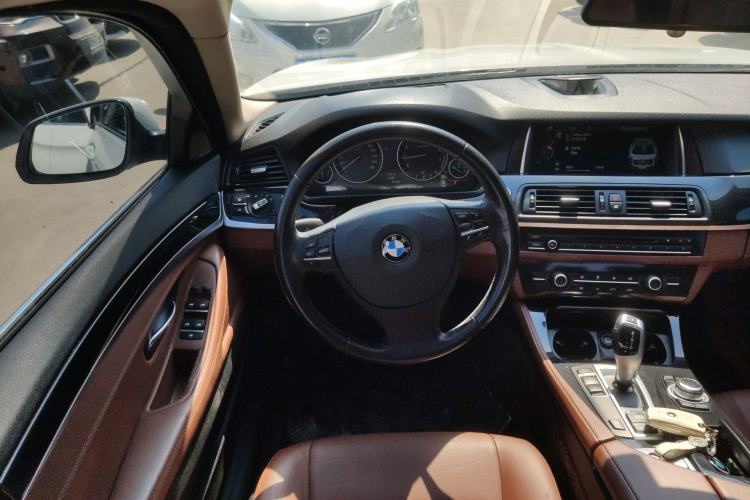 Used BMW 5 Series 2014 520Li Elegant Model
