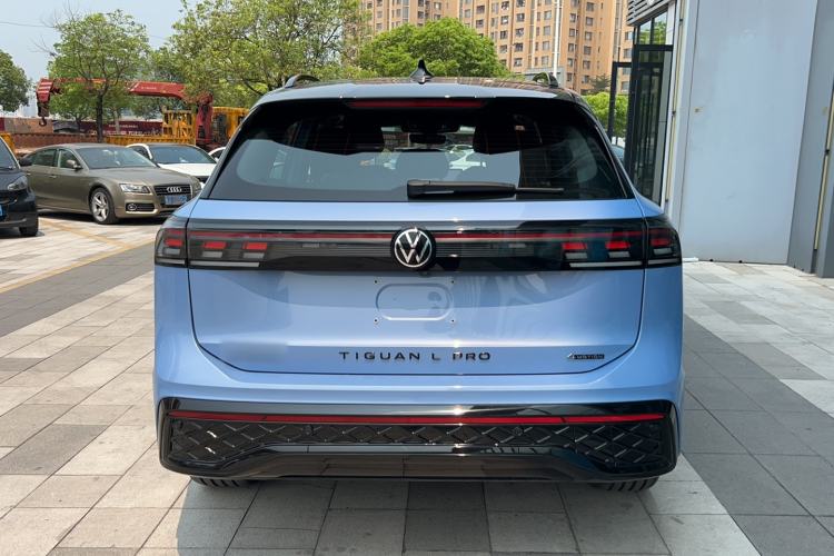 Used Volkswagen Tiguan L 2024 PRO 380TSI Four-Wheel Drive R-Line Prestige Edition Exterior 5