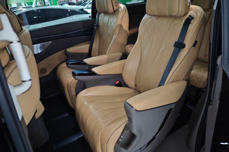 Used Denza D9 2022 EV 620 Prestige Model