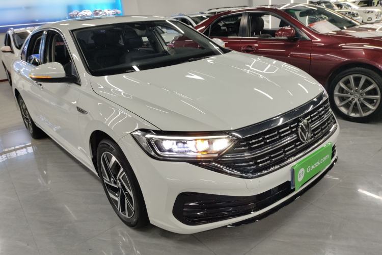 Used Volkswagen Sagitar 2025 300TSI DSG Excellence Edition Front Right 45 Deg