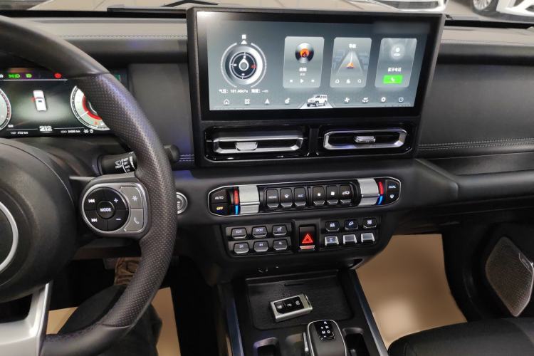 Used 212 T01 2024 2.0T Explorer
