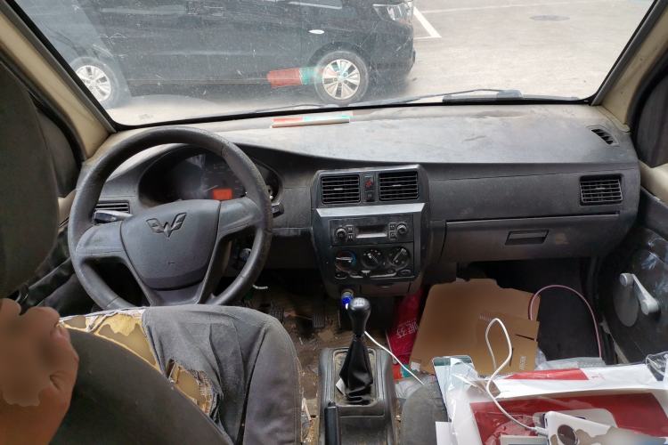 Used Wuling Rongguang 2011 1.2L Base Version
