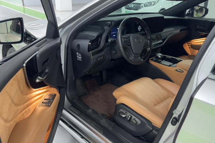 Used Lexus LS 2021 500h Luxury Edition
