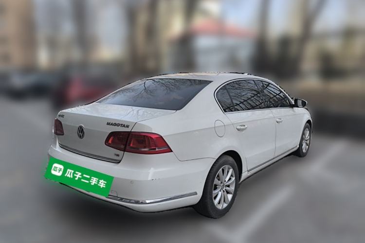 Used Volkswagen Magotan 2013 1.8TSI Prestige Model Rear Right 45 Deg