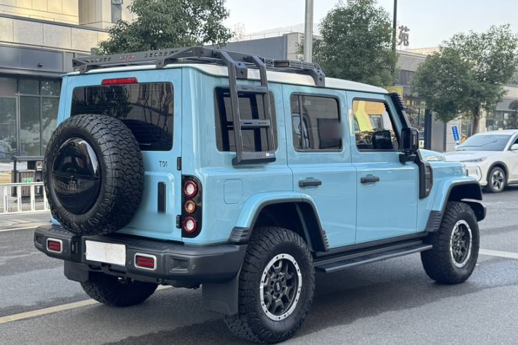 Used 212 T01 2025 2.0T Changfeng
