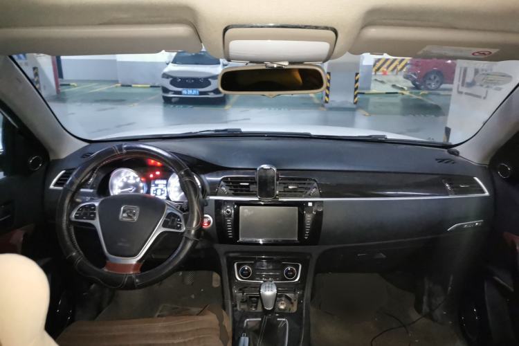 Used Zotye T600 2015 Family Edition 2.0T Manual Luxury Version
