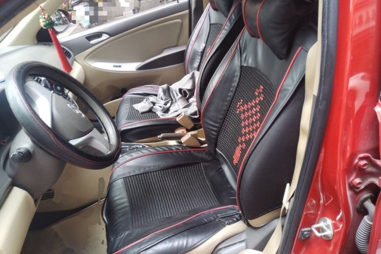 Used Hyundai Verna (older generation) 2013 Sedan 1.4L Automatic Standard GL Model Left Front Seat