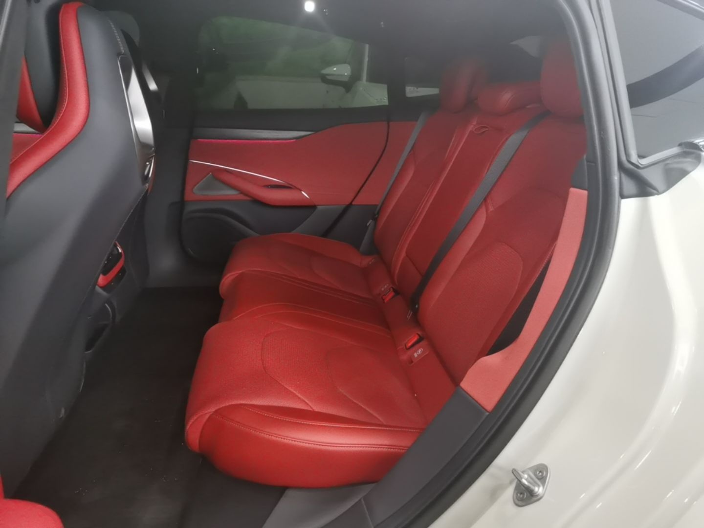Xiaomi Auto SU7 2024 Four-Wheel Drive Ultra-Long Range Advanced Intelligent Driving Max Edition — снимка 20