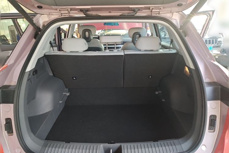 Used Bestune Yueyi 03 2025 565km Premium Edition Trunk