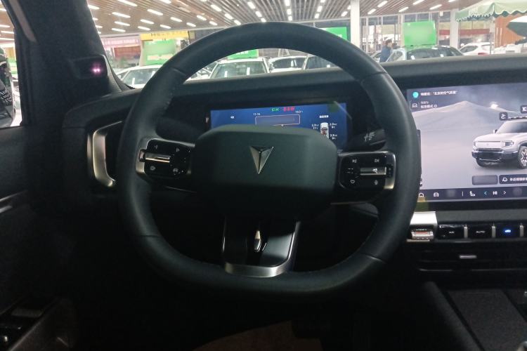 Used Deepal G318 2024 Four-Wheel-Drive Air Suspension Model