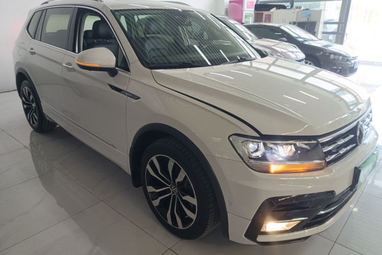 Used Volkswagen Tiguan L 2021 330TSI Automatic Two-Wheel Drive R-Line Enhanced Edition Front Right 45 Deg