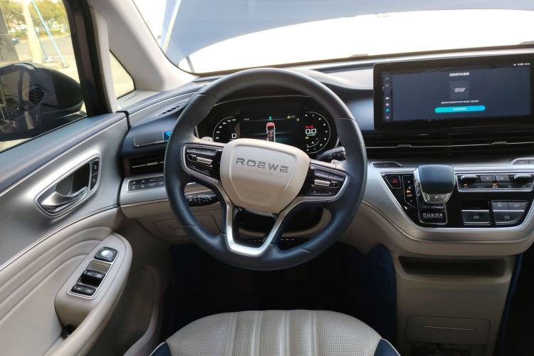 Used Roewe iMAX8 2022 400TGI Prestige Edition
