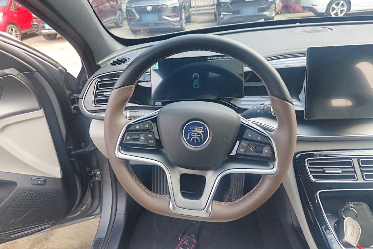 Used BYD Qin PLUS 2024 Honor Edition EV 420KM Beyond Model
