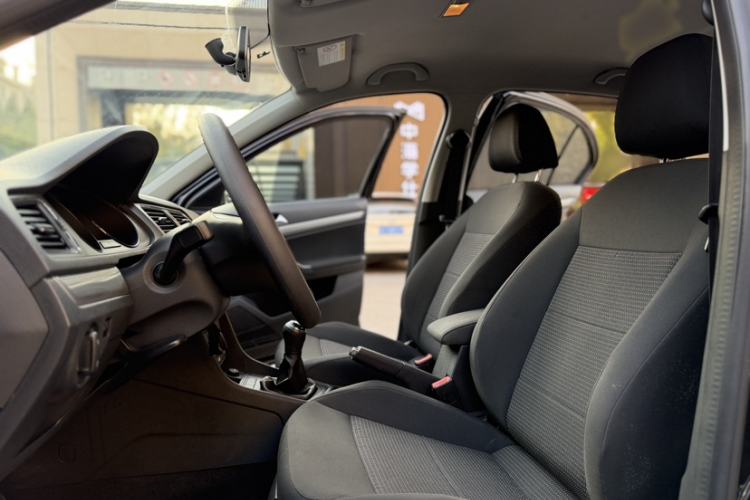 Used Volkswagen Lavida 2015 1.6L Manual Fashion Edition