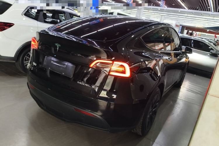 Used Tesla Model Y 2023 Rear-Wheel-Drive Version
